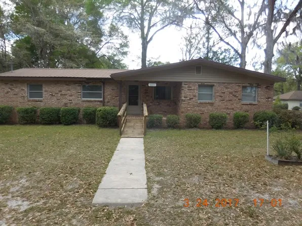 608 Savannah St NW, Branford, FL 32008