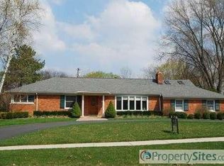 6089 Gilbert Lake Rd, Bloomfield Hills, MI 48301