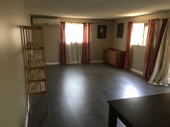 3rd image of 1158 Knoll Dr