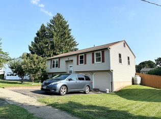 11 Costanzo Ct, Hamden, CT 06518