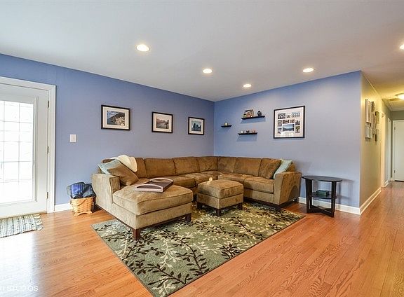 2nd image of 3306 Bellwood Ln