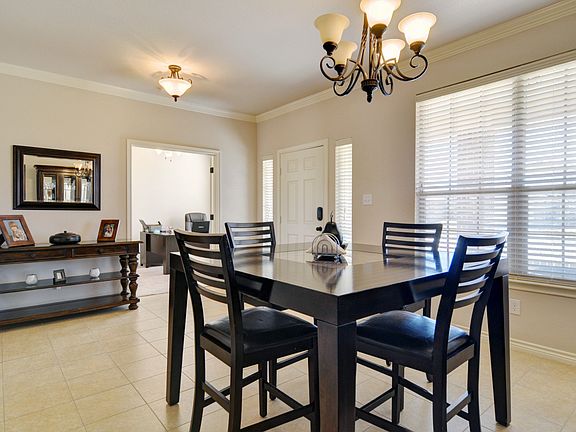 5th image of 903 Valley Ridge Ct