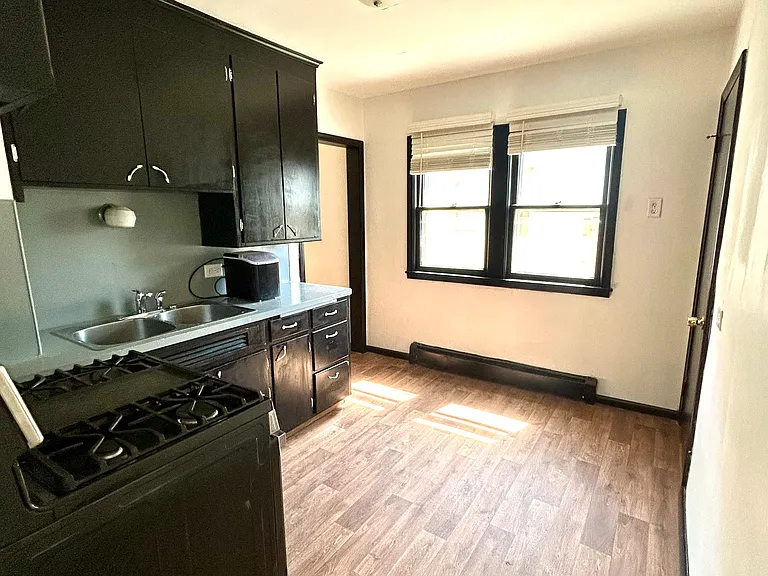 4541 Camden Ave N — Photo 10