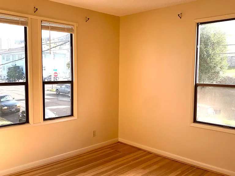 1456 Franklin Ave — Photo 15