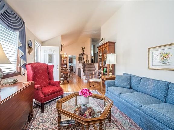 5th image of 5091 Lantern Hill Dr