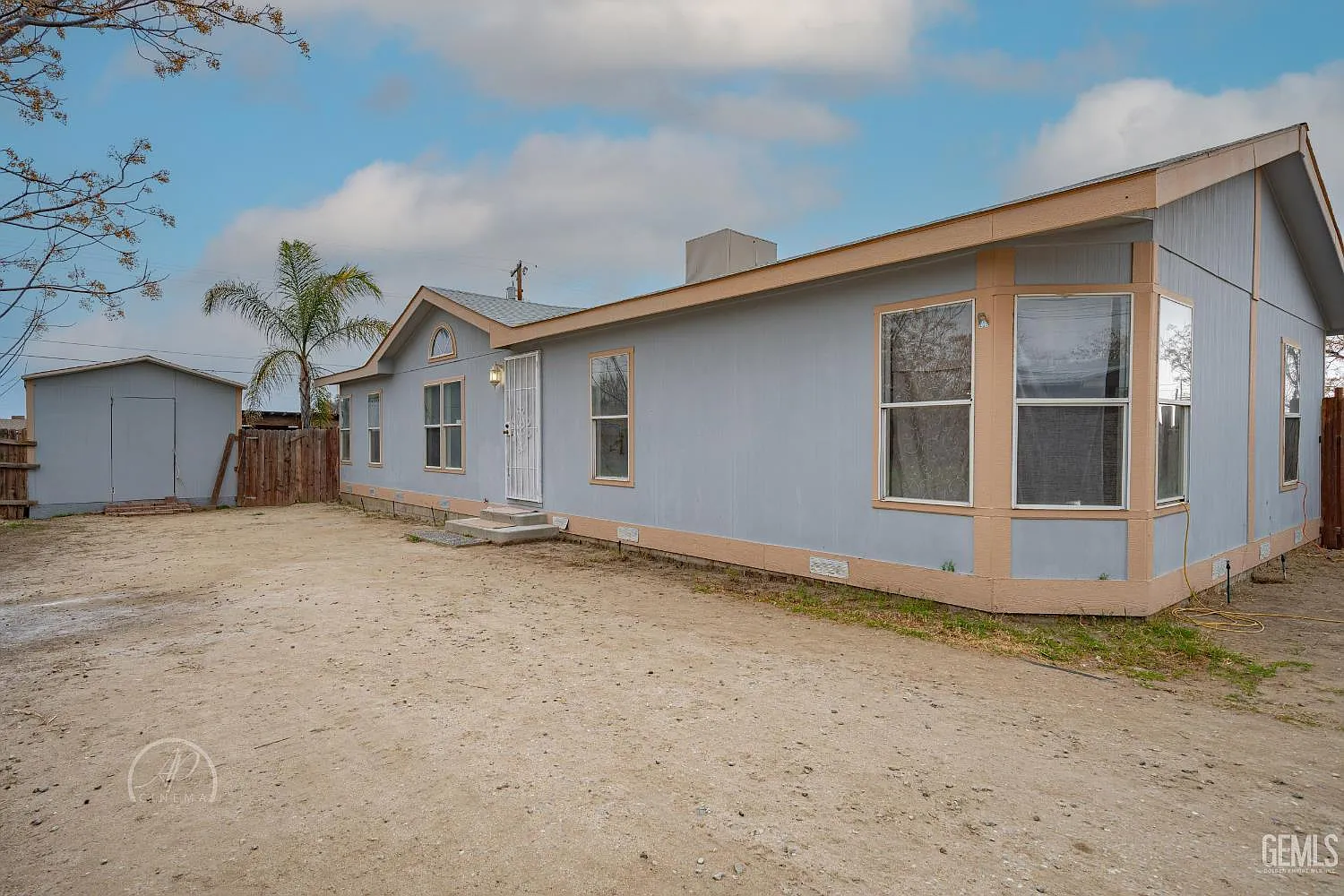 124 Roosevelt Pl photo 1