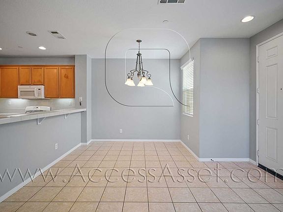 5th image of 1800 E Lakeshore Dr Unit 204
