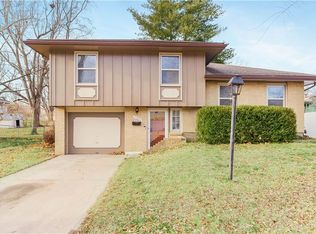 11822 Armitage Dr, Kansas City, MO 64134