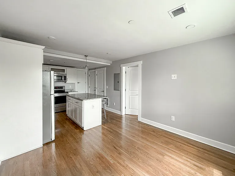 468 Salem St #2 — Photo 10