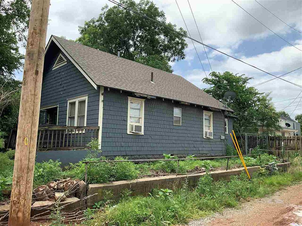 2nd image of 611 W 7th Ave