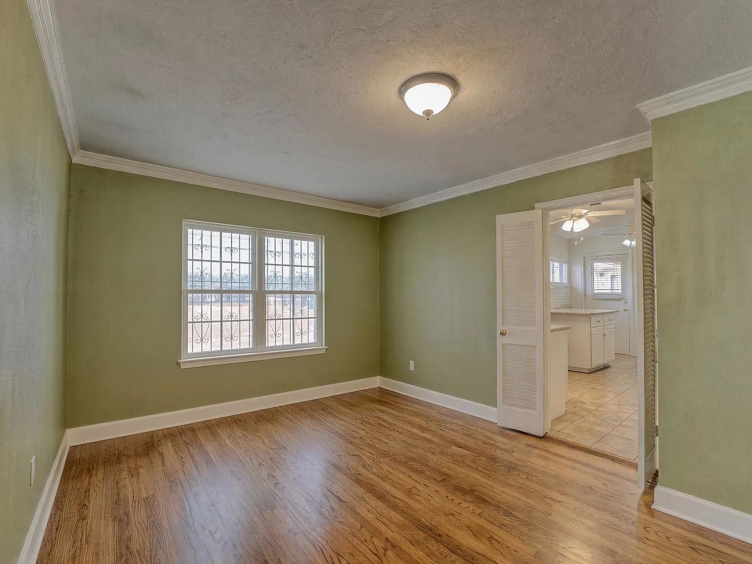 3 bed, 2.0 bath, 1631 sqft, $1,800 — Photo 4