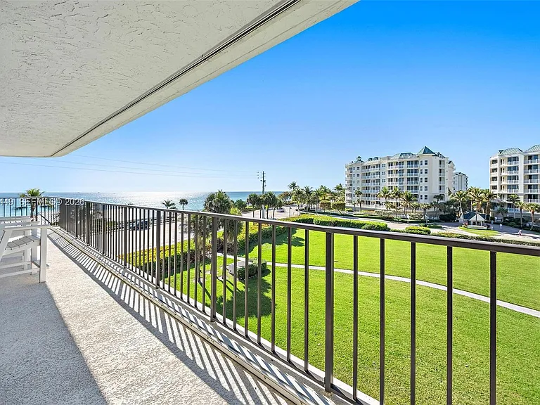 1300 S Highway A1A #402 — Photo 4