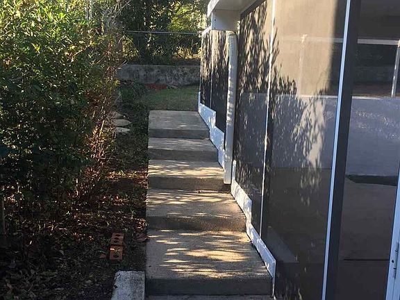 4th image of 3011 Blackshear Ave