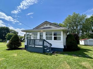 1441 Hocking Rd, Little Hocking, OH 45742
