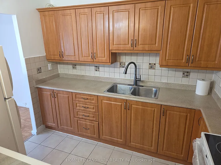 100 Leeward Glenway #301 — Photo 12