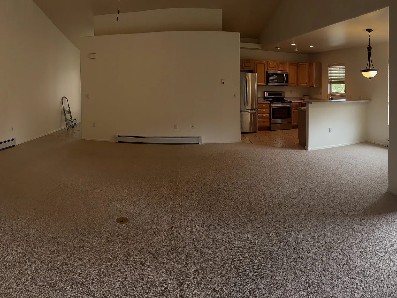 2 bed, 1250 sqft, $1,900 — Photo 3