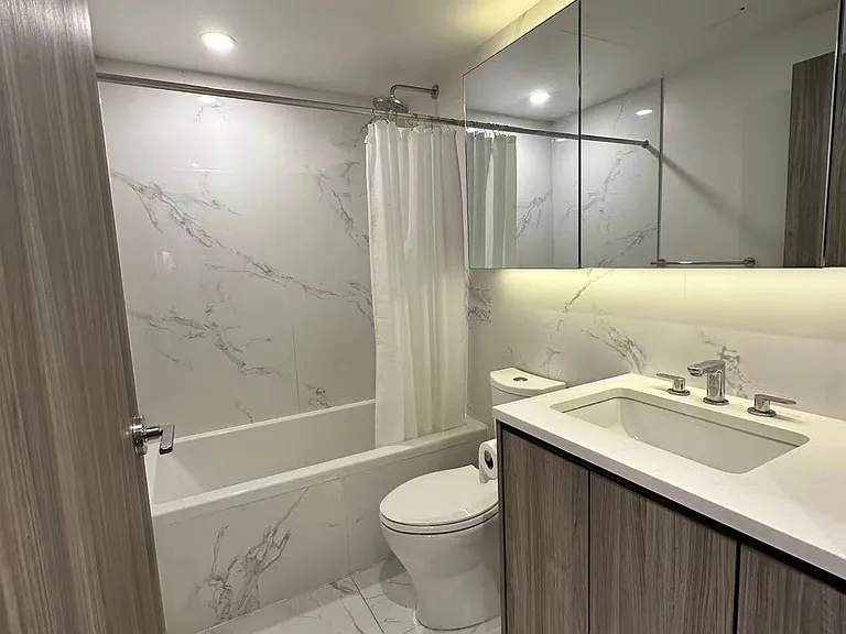 27 McMahon Dr #1701 — Photo 10