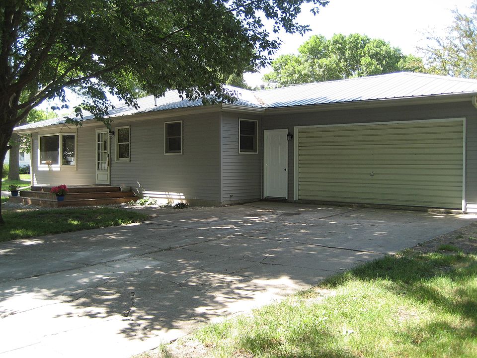 1st image of 1603 E Linden St