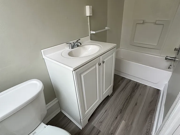1324 W Main St #2 — Photo 8
