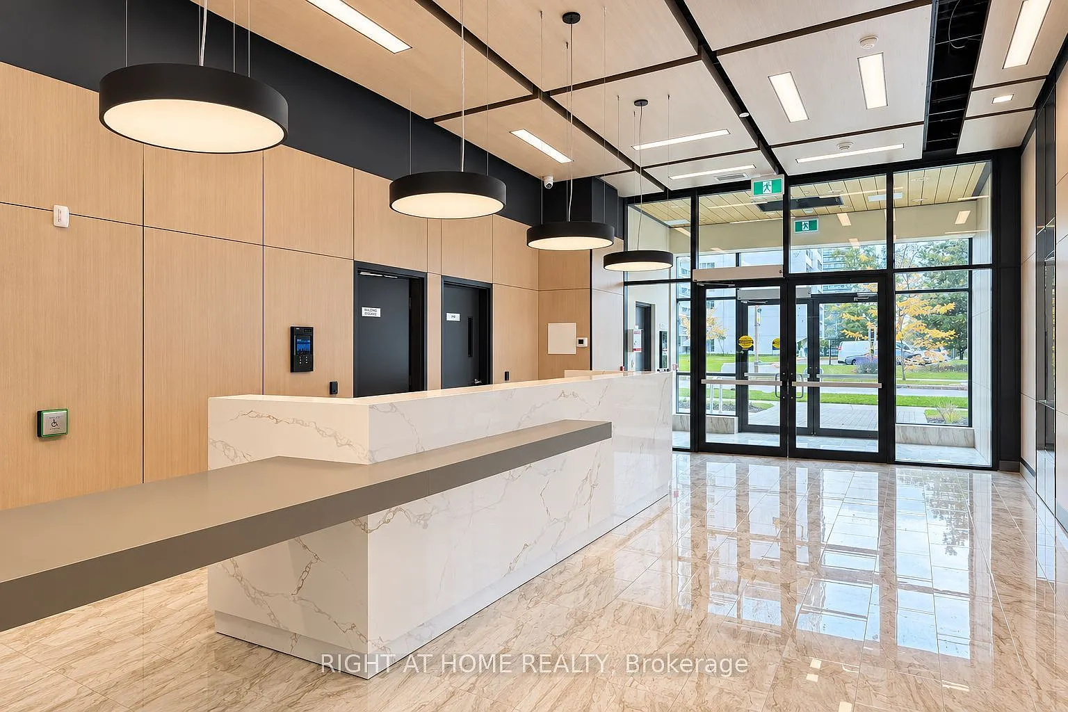 Yorkwoods Condo — Photo 4