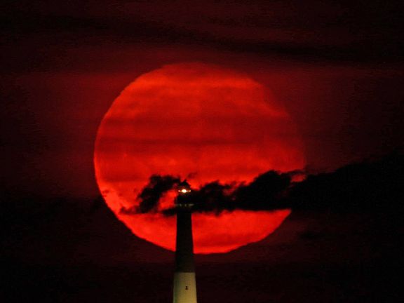 Nightly moonrise views 