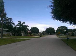 1919 Arabian Rd W, Lake Clarke Shores, FL 33406