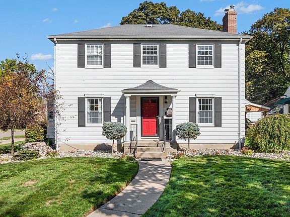 2nd image of 1901 Montclair Ave