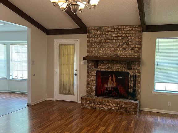3rd image of 142 Janice Ln