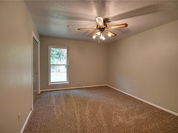 5th image of 508 N Peniel Ave
