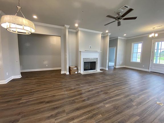 5th image of 185 Royal Oak Blvd