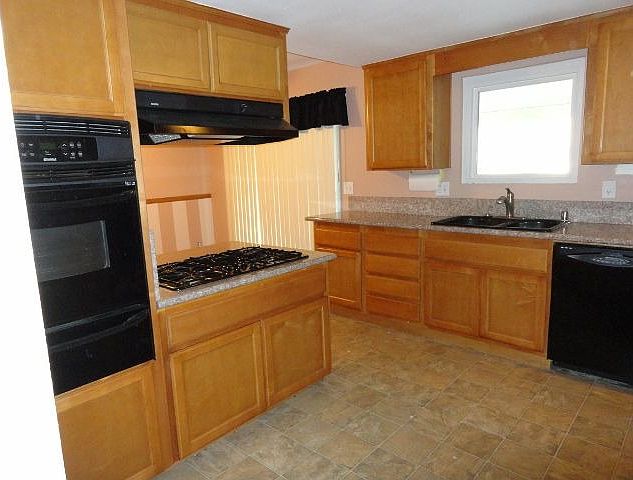 2nd image of 9865 Chantry Ave