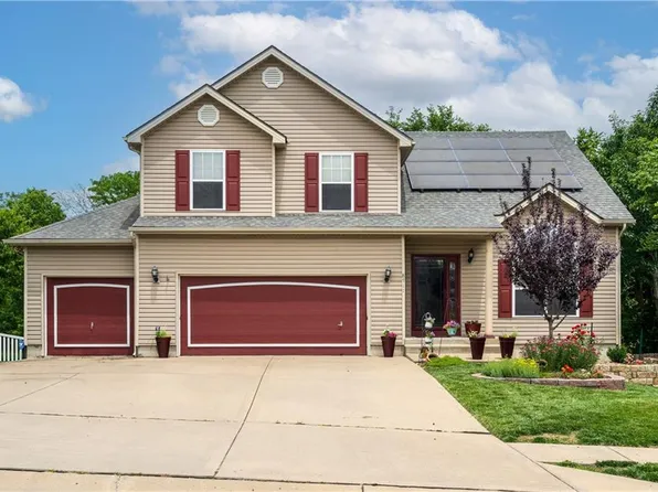 8711 N Robinhood Ave, Kansas City, MO 64154