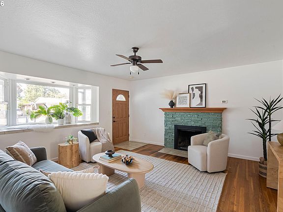 4th image of 2136 SE 181st Ave