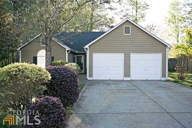 2nd image of 4914 Lake Park Ln