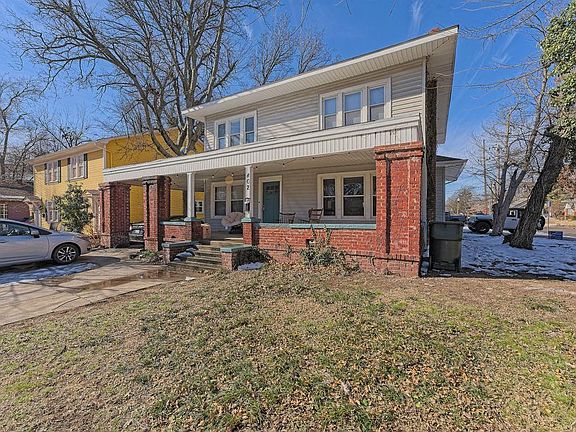 2nd image of 402 College Ave