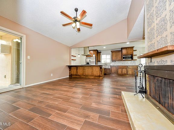 4th image of 10348 Darin Rd