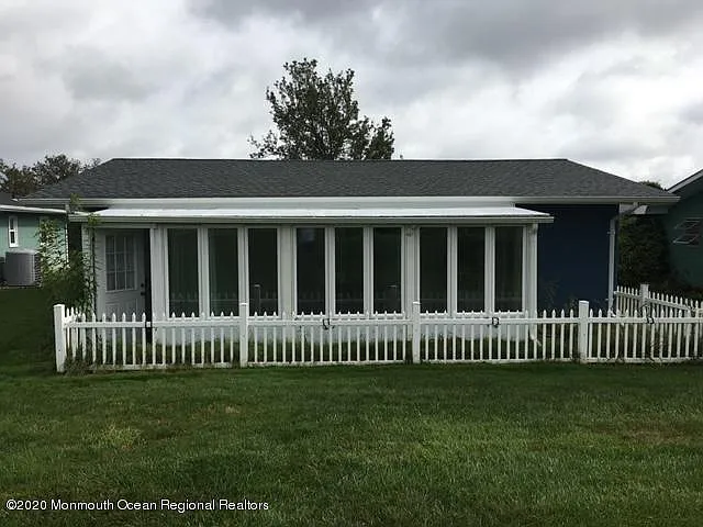109 Clay Cir photo 1