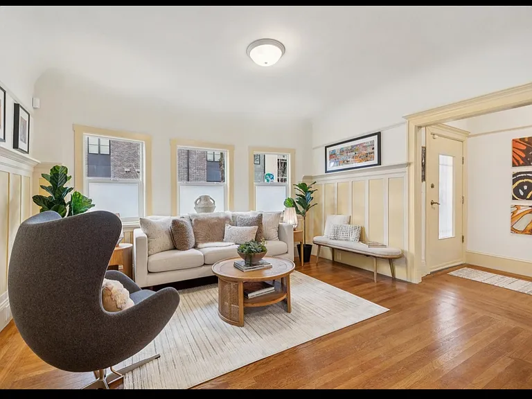 2834 Summit St #2834 — Photo 5