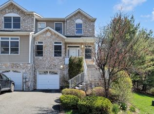 39 Autumn Ridge Rd, Morris Plains, NJ 07950