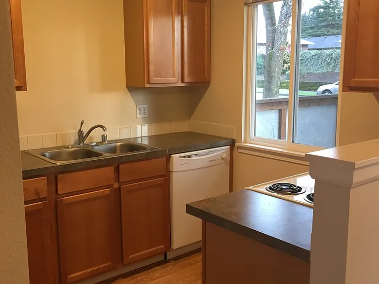 3510 Kauffman Ave — Photo 6