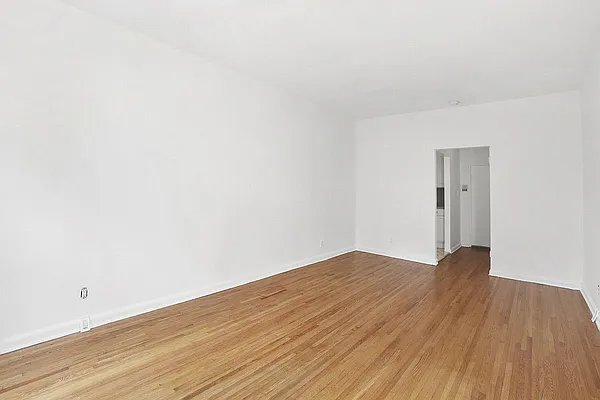 Rented by Compass | media 9