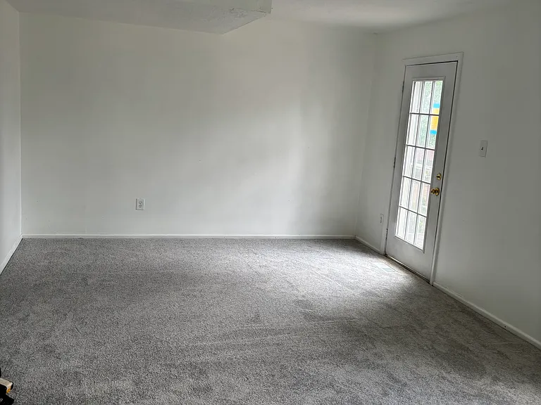7526 Remington Rd — Photo 9