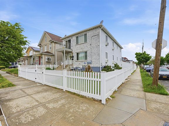 3rd image of 220-19 146th Avenue
