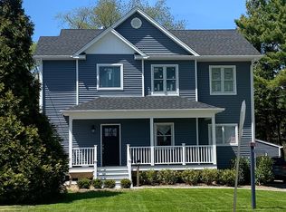57 Smith St, Greenlawn, NY 11740
