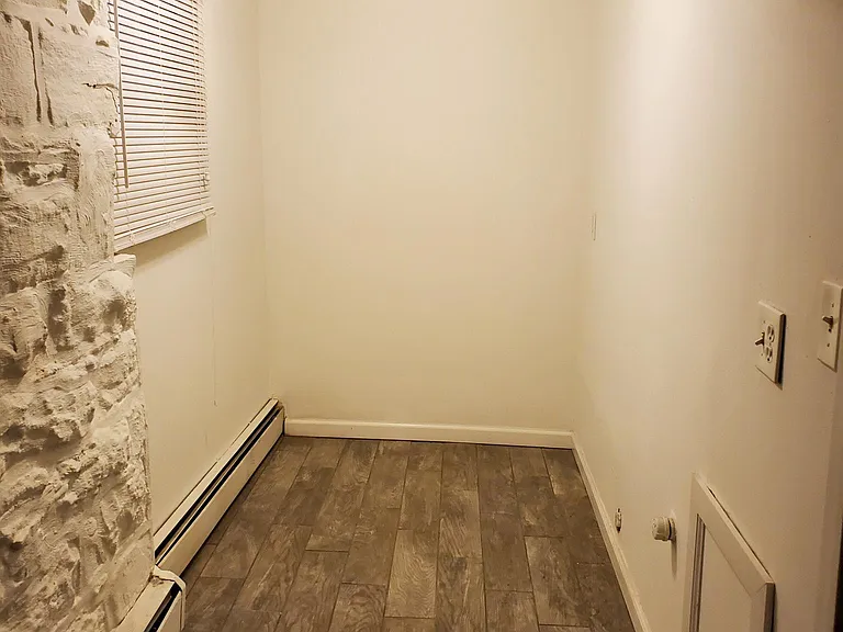 331 Amber St — Photo 18
