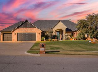 10813 NW 94th St, Yukon, OK 73099