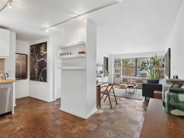 266 East Broadway image 1 of 10