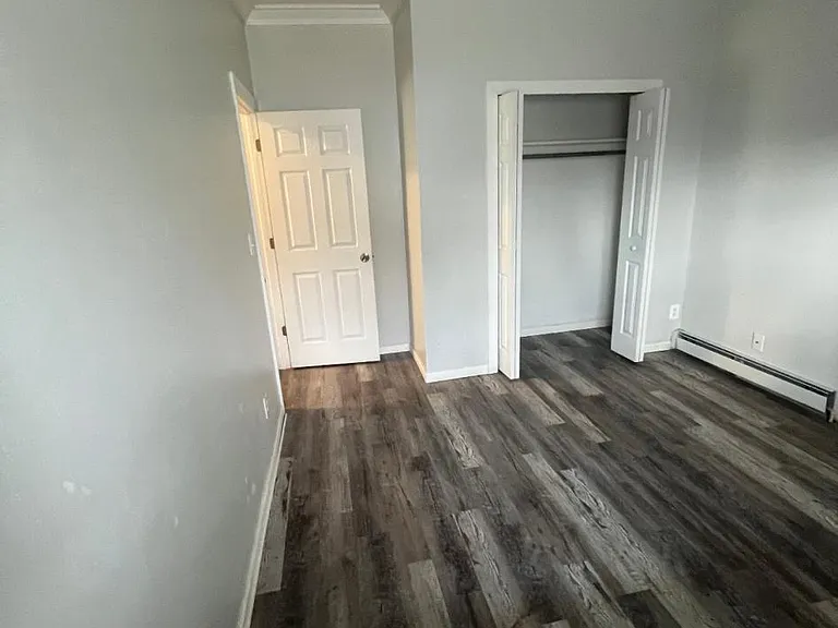 8251 Woodland Shore Dr — Photo 6