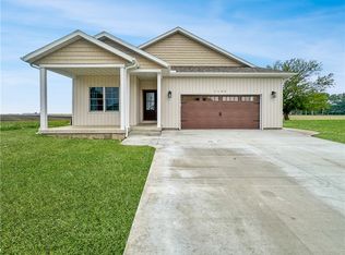 1105 Meadow Brook Ct, Mattoon, IL 61938