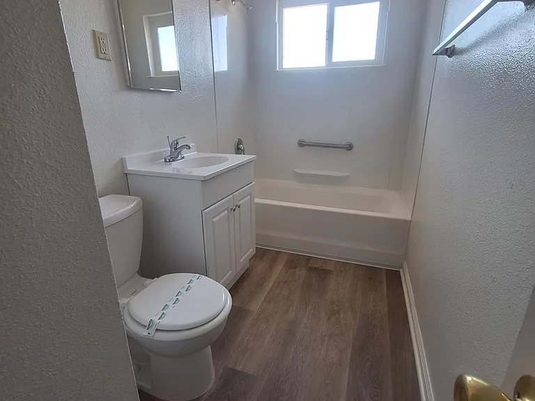 4737 Pocahontas Ave — Photo 7